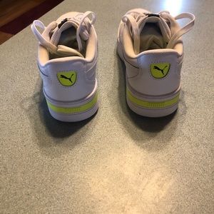 White soft foam puma with neon yellow
